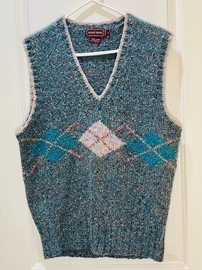Vintage 80’s Handknit Wool Argyle V-Neck Vest Hong Kong L